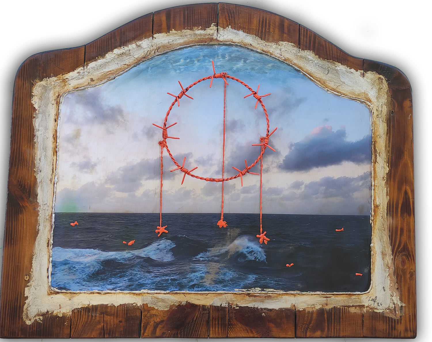 Στην εικόνα εμφανίζεται, φρουρτουνιασμένη θάλασσα και στο κέντρο ένα αγαθοτό συρμάτινο στεφάνι